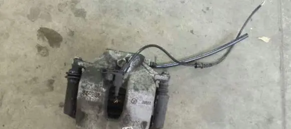Mercedes-Benz C W204 Front brake caliper A2044212481