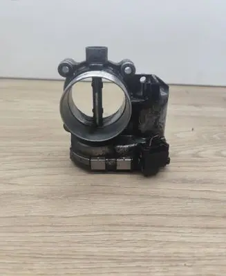 Volvo XC90 Throttle valve 8692720 06W503 0281002701
