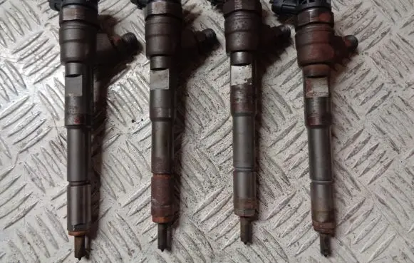 Nissan Note (E12) Fuel injectors set 8RH1DAC 0445110485