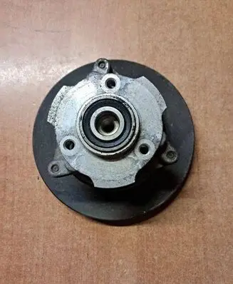 Mercedes-Benz W123 Water pump pulley 102M123