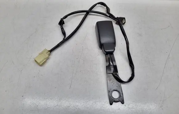 Toyota RAV 4 (XA20) Front seatbelt buckle E034501