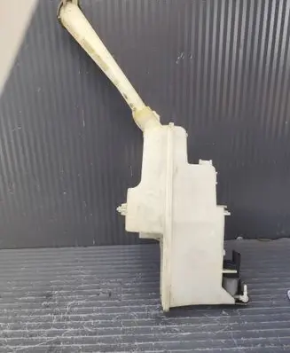 Nissan Qashqai J12 Windshield washer fluid reservoir/tank 289106UA0A 319851405