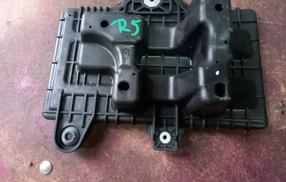 Hyundai Tucson TL Battery tray 37150D3000