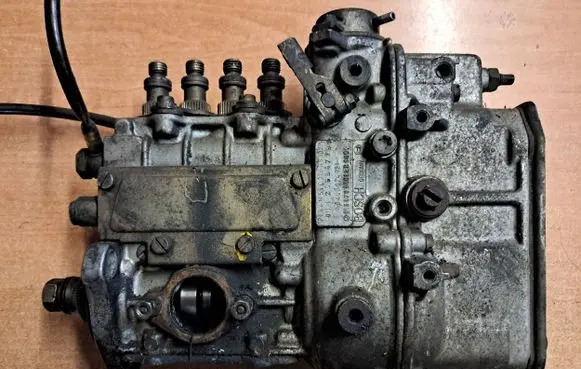 Mercedes-Benz W123 Fuel injection high pressure pump 6160705401