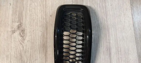 Jeep Cherokee Front bumper upper radiator grill 68303626AA