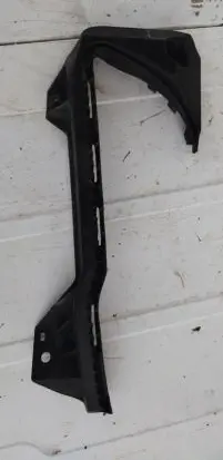 Front bumper mounting bracket