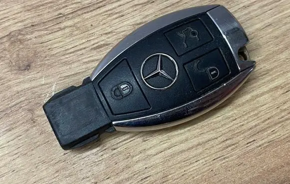 Mercedes-Benz C W205 Ignition key/card 