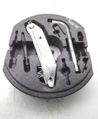 Volkswagen Scirocco Tool set 