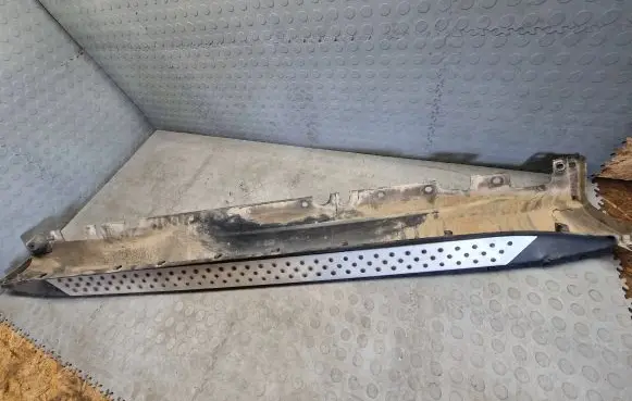 BMW X5 E70 Sill 7163555