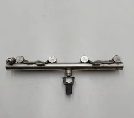 Mini Cooper Roadster R59 Fuel main line pipe V7592426