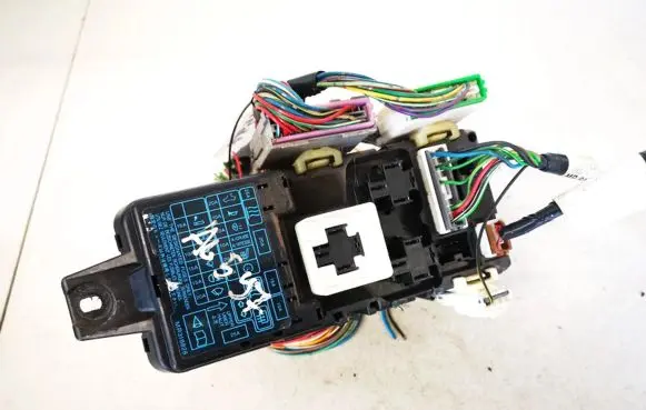 Mitsubishi Space Star Fuse box set mr318828 0k08-0572
