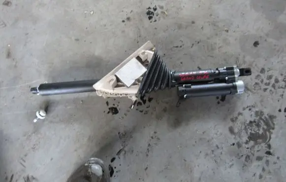 BMW 4 F36 Gran coupe Tailgate strut 611372 02106460670009