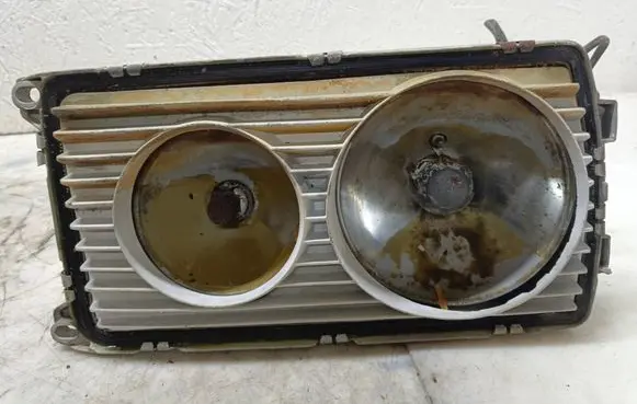 Mercedes-Benz W123 Headlight/headlamp 24425 117779