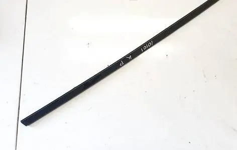 Honda FR-V Front door glass trim molding 