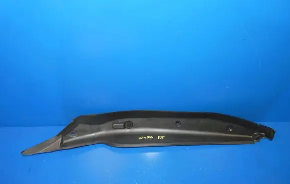 Mercedes-Benz A W176 Front arch trim 
