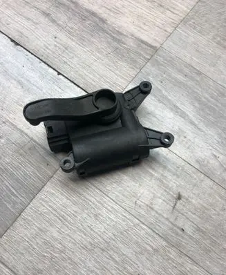 Volkswagen Multivan T5 Air flap motor/actuator 0132801321 52495222 070104