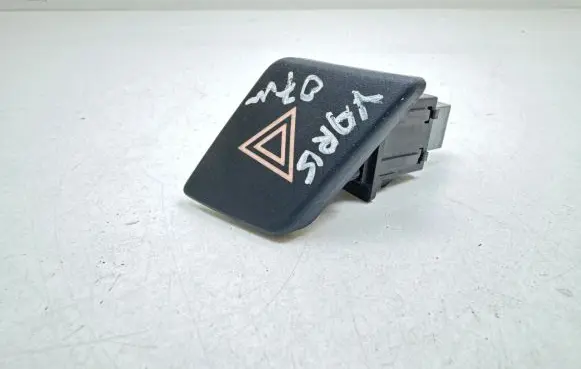 Toyota Yaris Hazard light switch 843320D010