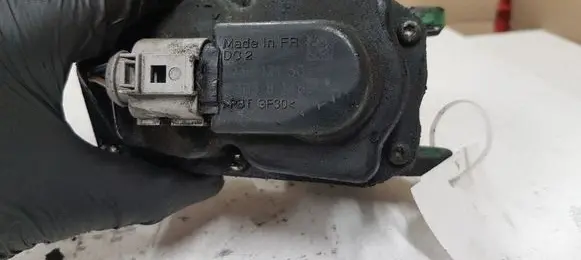 Volkswagen PASSAT B6 EGR valve 03L131501E 30581489
