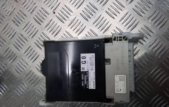 Toyota iQ Comfort/convenience module 8922174050 2380002242 E10024590
