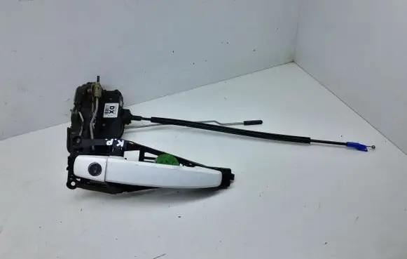 Chevrolet Cruze Front door lock 13578276