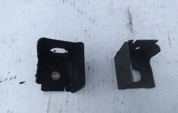 Mazda 3 I Radiator mount bracket