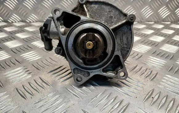 Audi A6 S6 C5 4B Vacuum pump 057145100G