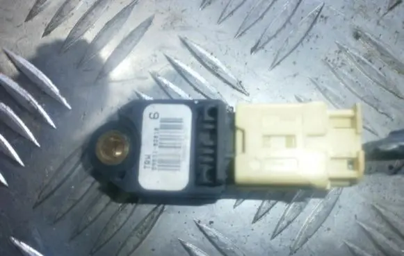 Toyota Yaris Airbag deployment crash/impact sensor 898310d010