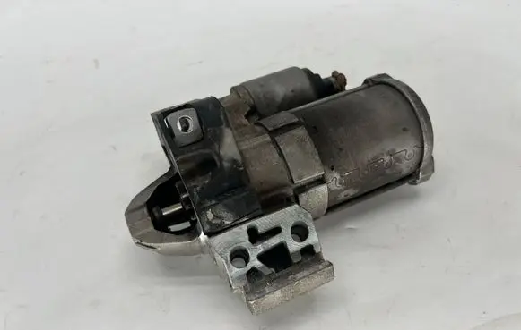 BMW 1 F20 F21 Starter motor 8621840