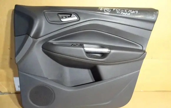 Ford Focus Front door card panel trim