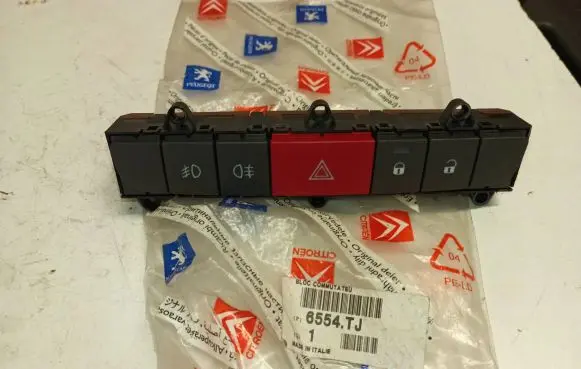 Citroen Jumper Hazard light switch 7354213600 30280109 6554tj