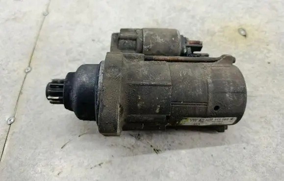 Volkswagen Golf V Starter motor 02M911023N
