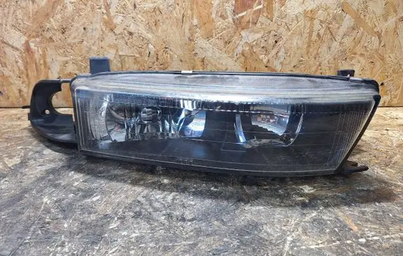 Mitsubishi Galant Headlight/headlamp