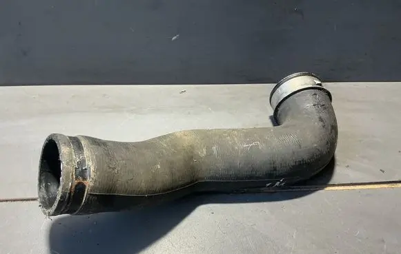 Mercedes-Benz ML W164 Intercooler hose/pipe A1645280382