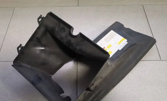 Audi A4 S4 B6 8E 8H Intercooler air channel guide 8E0117335C