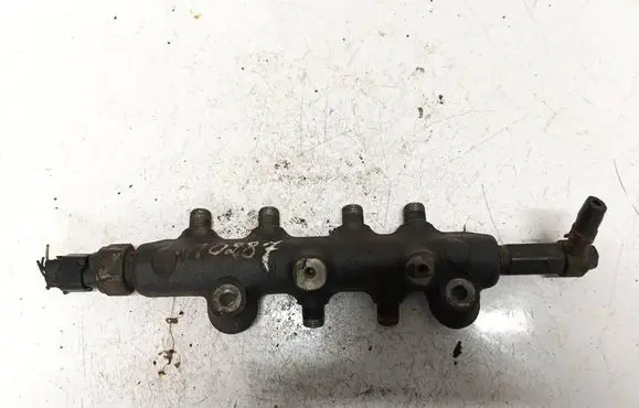 Mazda 5 Fuel main line pipe 