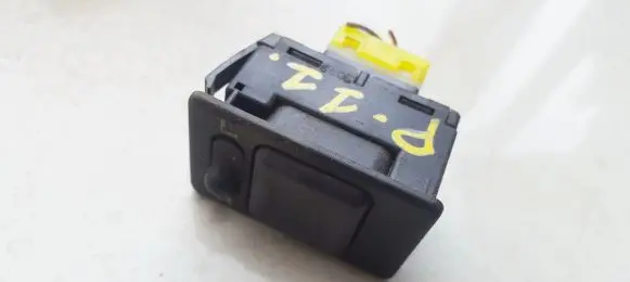 Nissan Primera Wing mirror switch