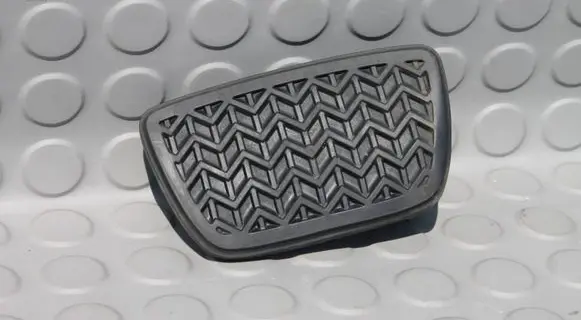 Toyota RAV 4 (XA50) Brake pedal TOYOTARAV4V