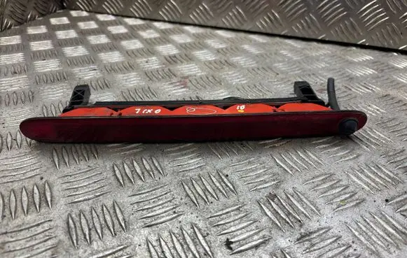 Nissan Pixo Third/center stoplight 7607615
