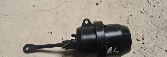 Audi A4 S4 B5 8D Valve vacuum AW23835698R