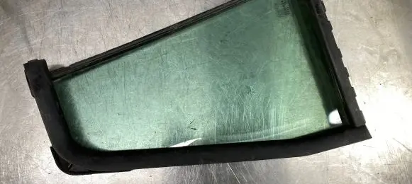 Renault Laguna II Rear vent window glass 8200000791 43R00049