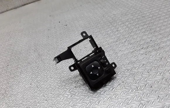 Mitsubishi Pajero Wing mirror switch 183569