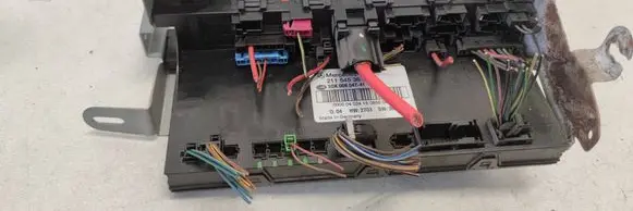 Mercedes-Benz E W211 SAM control unit A2115453601 2115453601