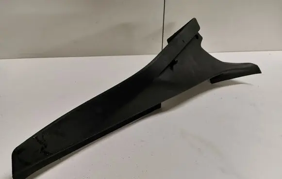 (D)pillar trim (top)