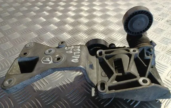 Volvo V50 Engine mounting bracket 31251652 30750940