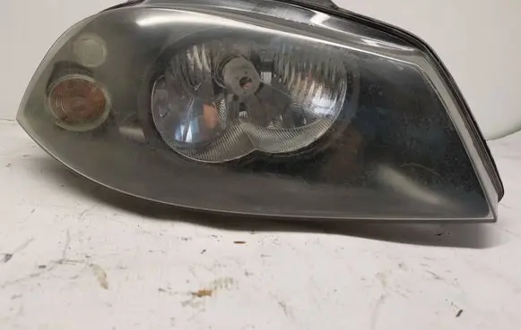 Seat Ibiza III (6L) Headlight/headlamp 6L1941022A