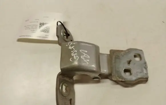 Citroen C5 Loading door upper hinge 9682254980 B02