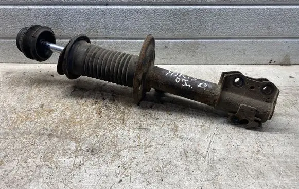 Toyota Yaris Front shock absorber/damper