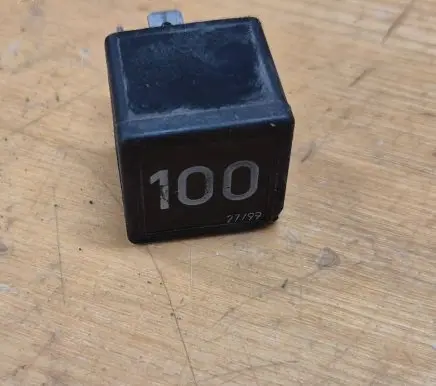 Volkswagen Golf IV Other relay 7M0951253A 95VW10K705CA V23136J6X45