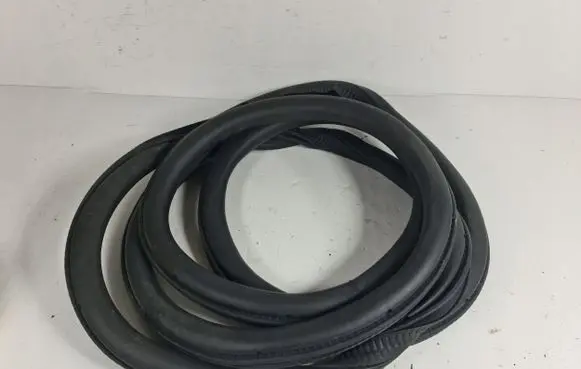Ford S-MAX Rubber seal loading door 