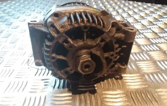 Renault Laguna I Generator/alternator 7700422237
